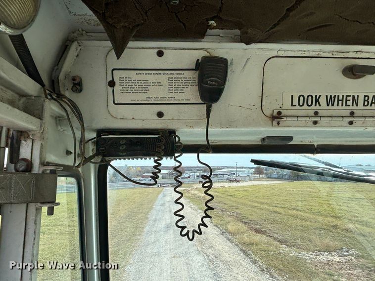 image for item DS2547 1997 Capacity TJ5000 yard truck