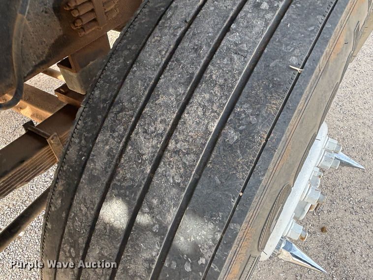 image for item DS2547 1997 Capacity TJ5000 yard truck