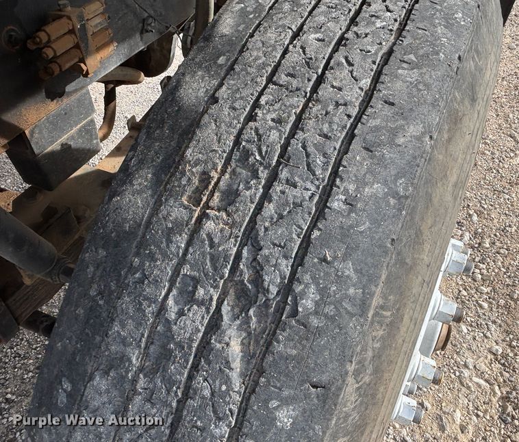 image for item DS2547 1997 Capacity TJ5000 yard truck