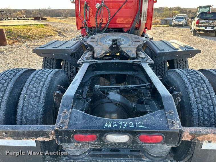 image for item DS3234 2010 Volvo VNM semi truck