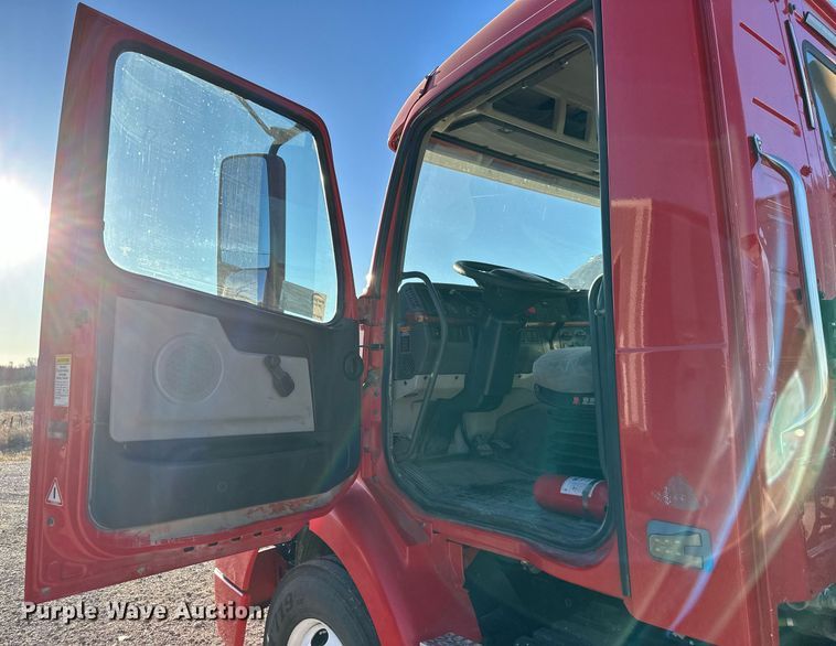 image for item DS3234 2010 Volvo VNM semi truck