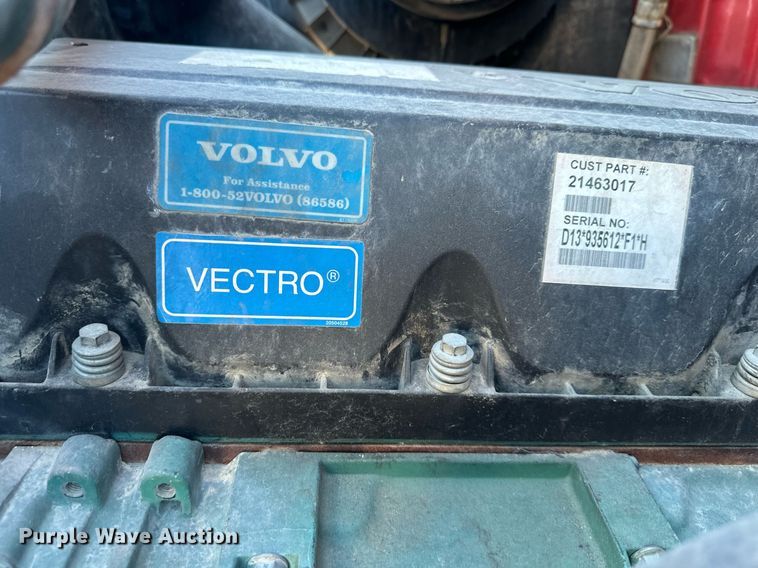 image for item DS3234 2010 Volvo VNM semi truck