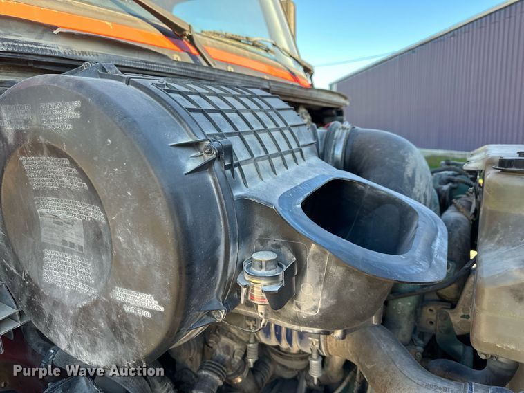 image for item DS3234 2010 Volvo VNM semi truck