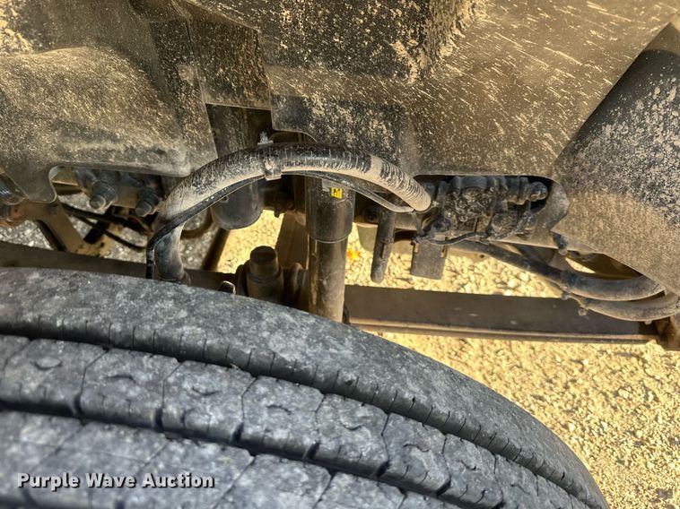 image for item DS3234 2010 Volvo VNM semi truck