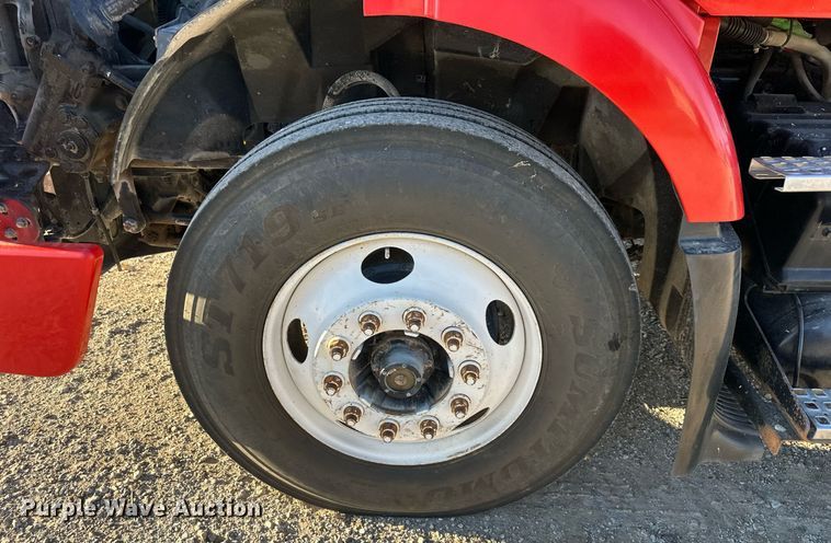 image for item DS3234 2010 Volvo VNM semi truck