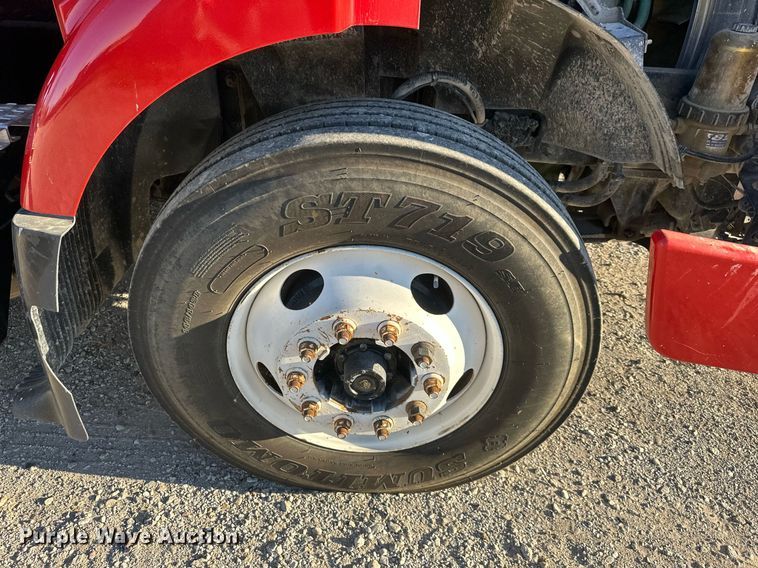 image for item DS3234 2010 Volvo VNM semi truck