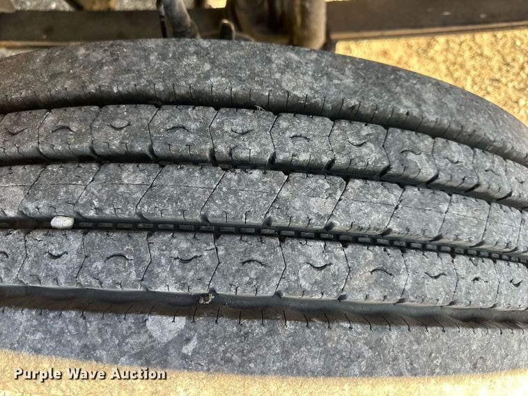 image for item DS3234 2010 Volvo VNM semi truck