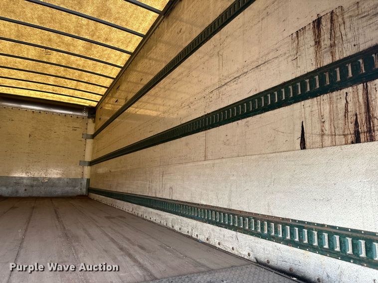 image for item DS3371 2004 International 7600 box truck