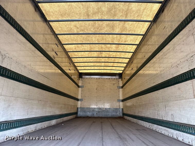 image for item DS3371 2004 International 7600 box truck