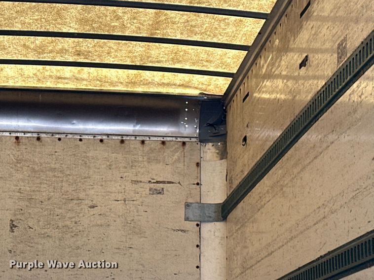 image for item DS3371 2004 International 7600 box truck