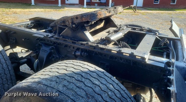 image for item DS5174 1996 Freightliner FLD120 semi truck