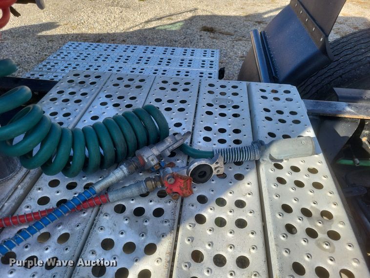 image for item DS5174 1996 Freightliner FLD120 semi truck