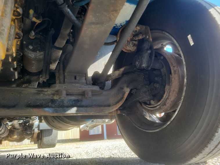 image for item DS5174 1996 Freightliner FLD120 semi truck