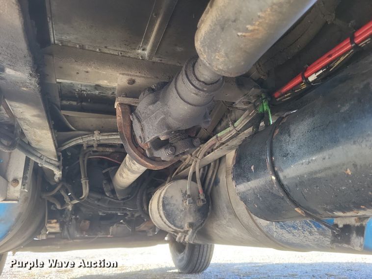 image for item DS5174 1996 Freightliner FLD120 semi truck