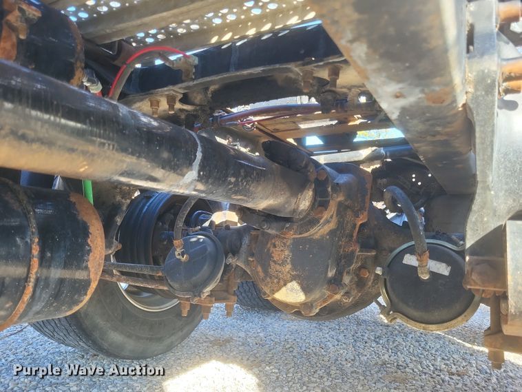 image for item DS5174 1996 Freightliner FLD120 semi truck