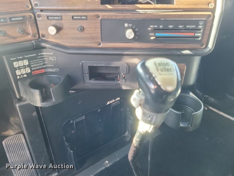 image for item DS5174 1996 Freightliner FLD120 semi truck