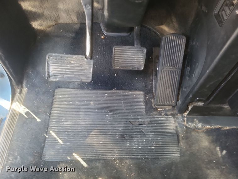 image for item DS5174 1996 Freightliner FLD120 semi truck