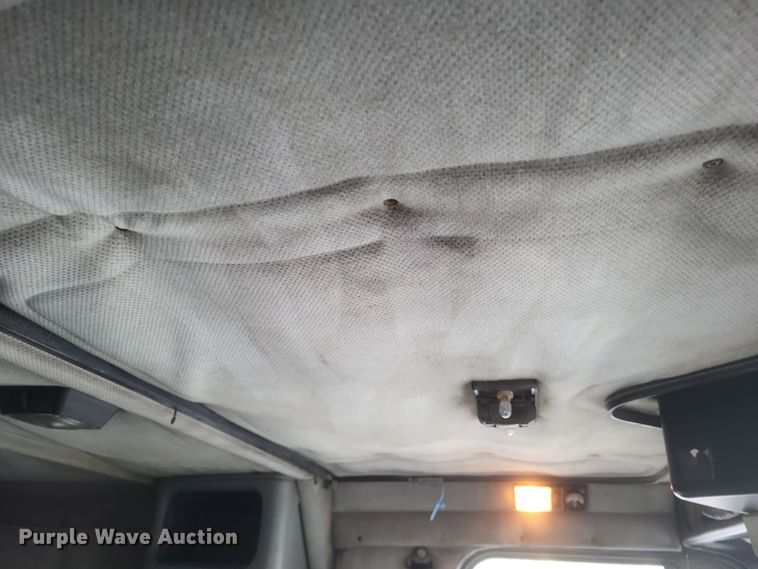 image for item DS5174 1996 Freightliner FLD120 semi truck