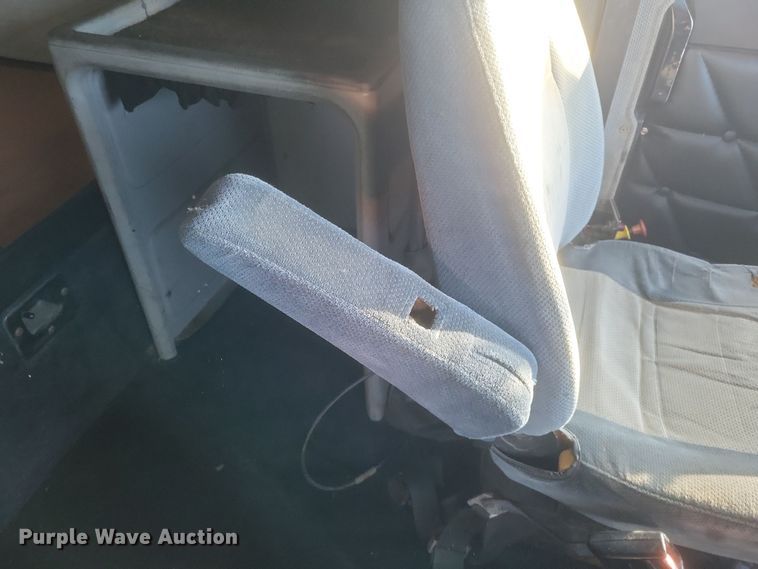 image for item DS5174 1996 Freightliner FLD120 semi truck