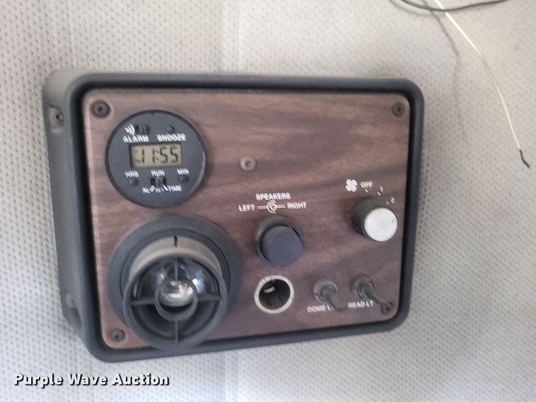 image for item DS5174 1996 Freightliner FLD120 semi truck