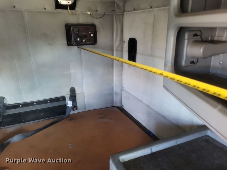 image for item DS5174 1996 Freightliner FLD120 semi truck