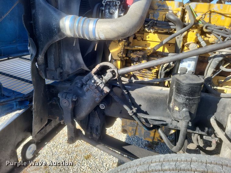 image for item DS5174 1996 Freightliner FLD120 semi truck