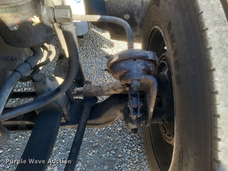 image for item DS5174 1996 Freightliner FLD120 semi truck