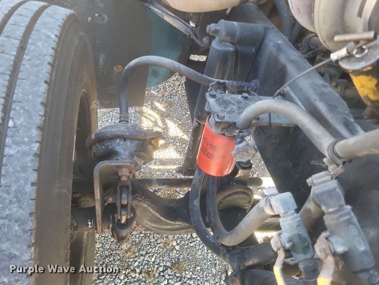 image for item DS5174 1996 Freightliner FLD120 semi truck