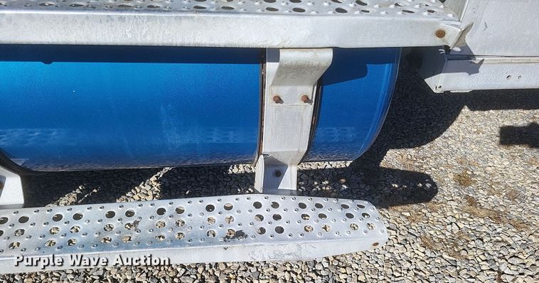 image for item DS5174 1996 Freightliner FLD120 semi truck