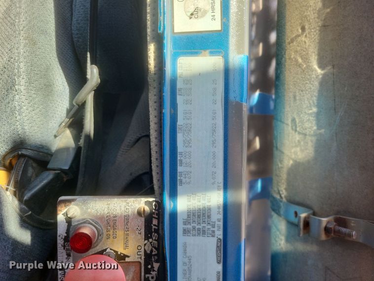 image for item DS5174 1996 Freightliner FLD120 semi truck