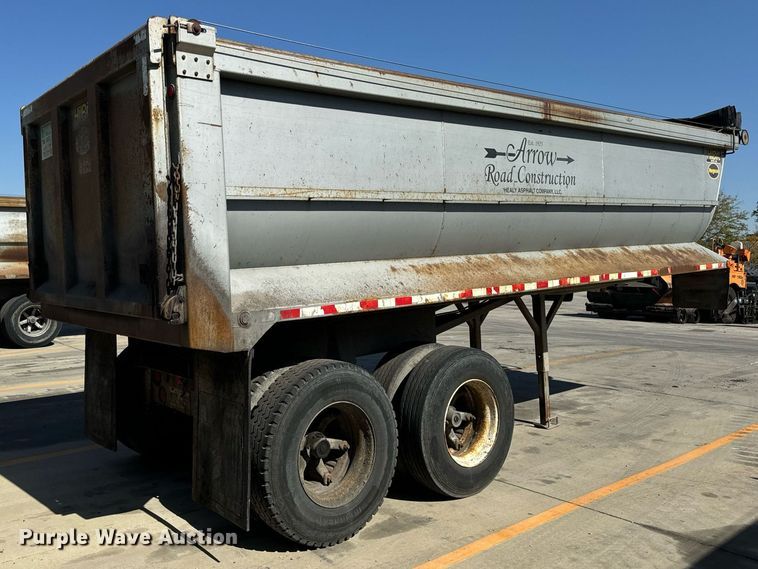 image for item DT2033 2001 Hilbilt Trailers end dump trailer
