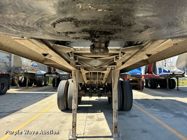 image for item DT2033 2001 Hilbilt Trailers end dump trailer