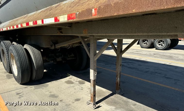 image for item DT2033 2001 Hilbilt Trailers end dump trailer