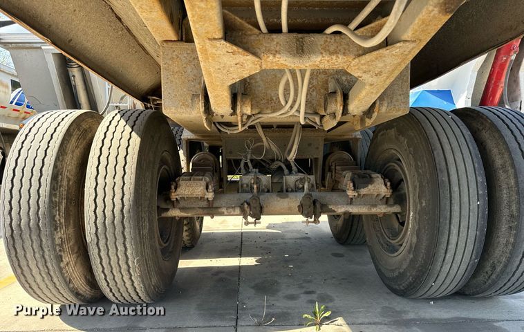 image for item DT2033 2001 Hilbilt Trailers end dump trailer