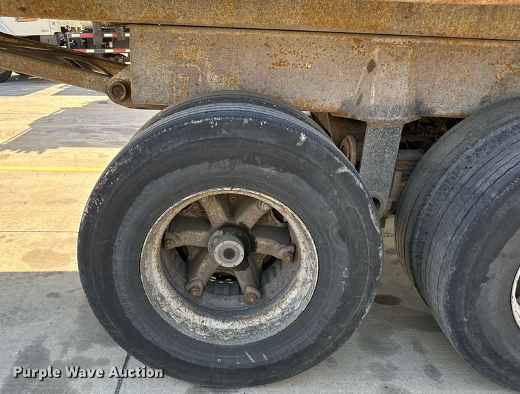 image for item DT2033 2001 Hilbilt Trailers end dump trailer