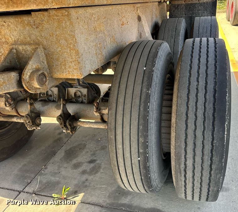 image for item DT2033 2001 Hilbilt Trailers end dump trailer