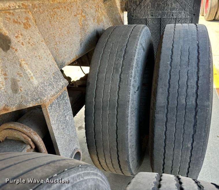 image for item DT2033 2001 Hilbilt Trailers end dump trailer