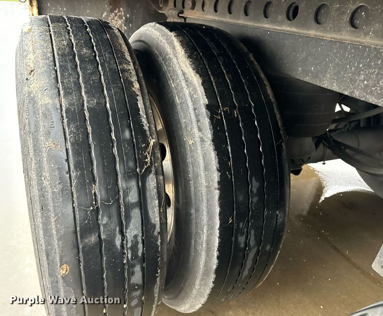 image for item DT2228 2021 Kentucky Trailer  dry van trailer