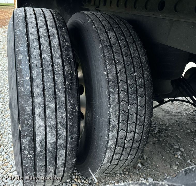 image for item DT2234 2020 Kentucky Trailer  dry van trailer