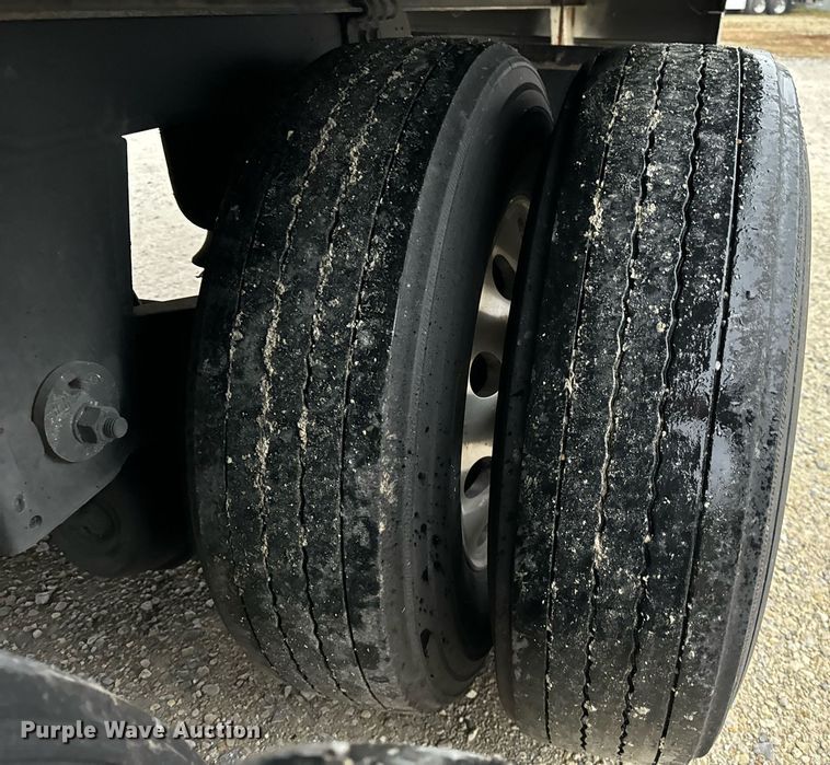 image for item DT2237 2021 Kentucky Trailer  dry van trailer