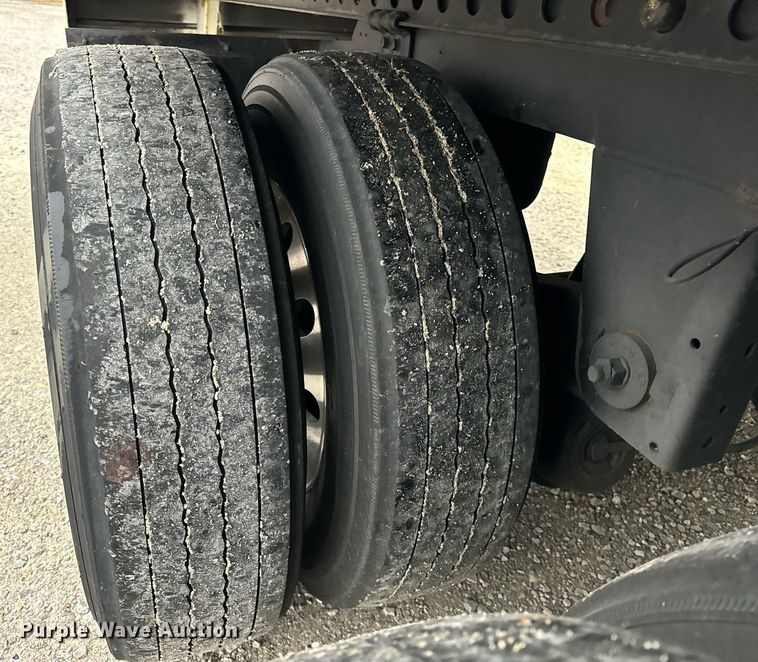 image for item DT2237 2021 Kentucky Trailer  dry van trailer