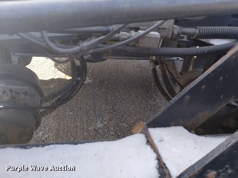 image for item DT2244 2016 Kenworth T680 semi truck