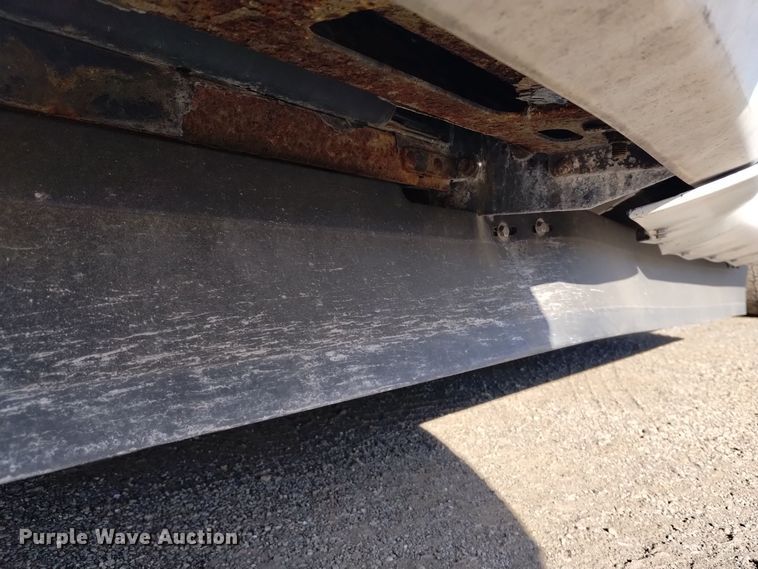 image for item DT2244 2016 Kenworth T680 semi truck