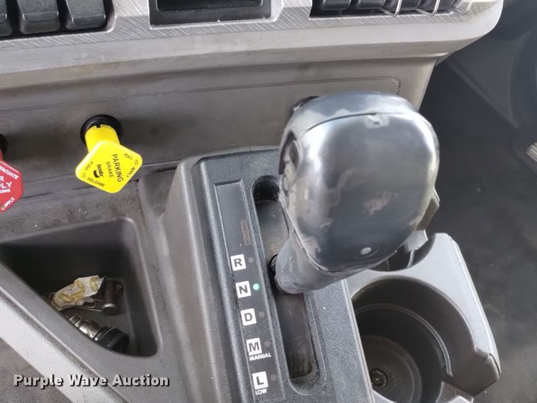 image for item DT2244 2016 Kenworth T680 semi truck