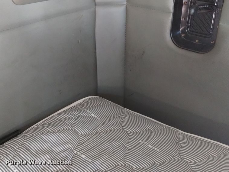 image for item DT2244 2016 Kenworth T680 semi truck