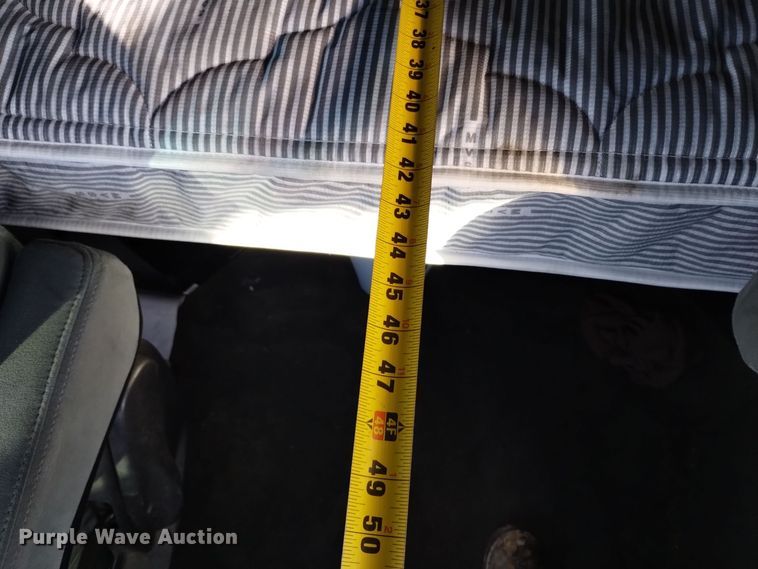 image for item DT2244 2016 Kenworth T680 semi truck