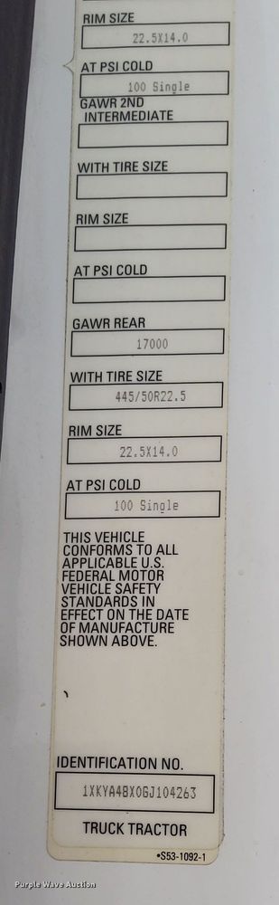 image for item DT2244 2016 Kenworth T680 semi truck