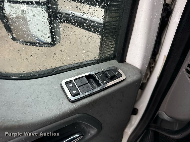 image for item DT2245 2016 Kenworth  T680 semi truck