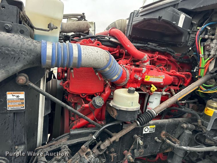 image for item DT2245 2016 Kenworth  T680 semi truck