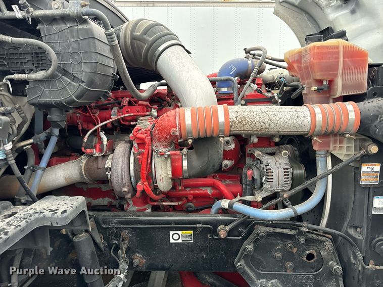 image for item DT2245 2016 Kenworth  T680 semi truck